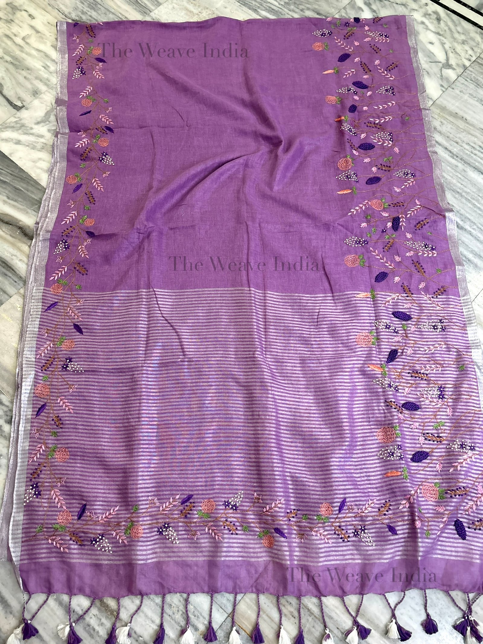 Orchid Bloom Linen Knot Saree - Image 3
